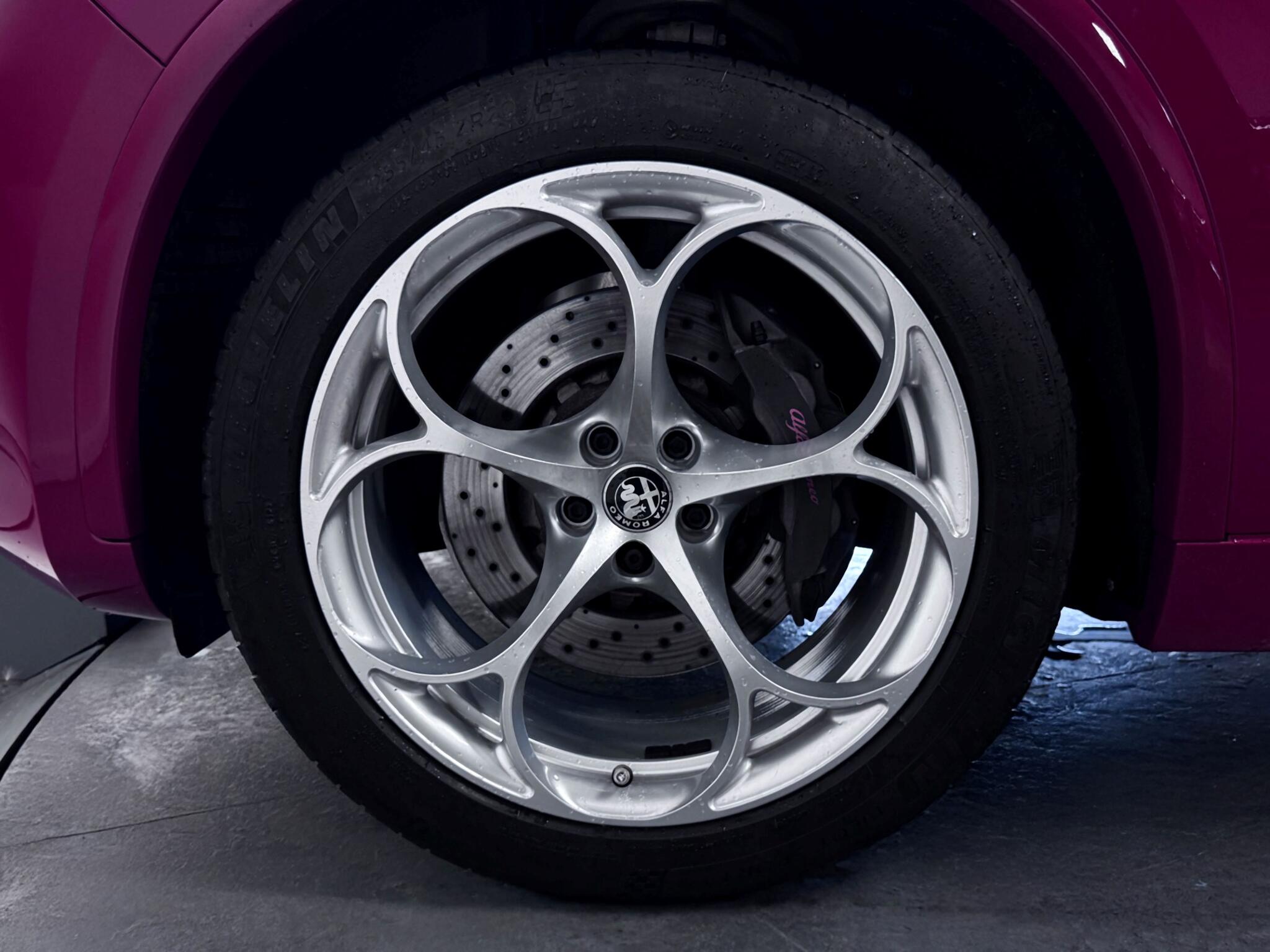 Alfa Romeo Stelvio view 65