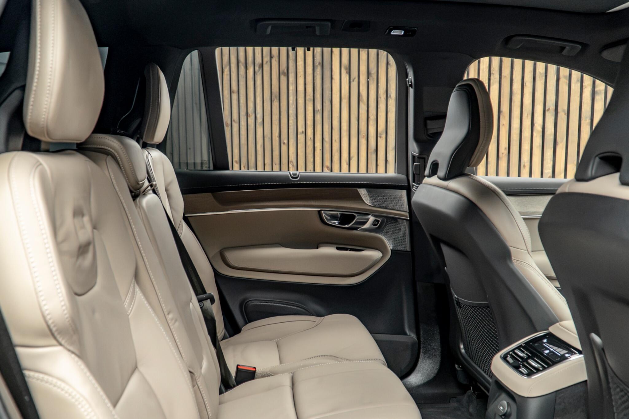 Volvo XC90 view 44
