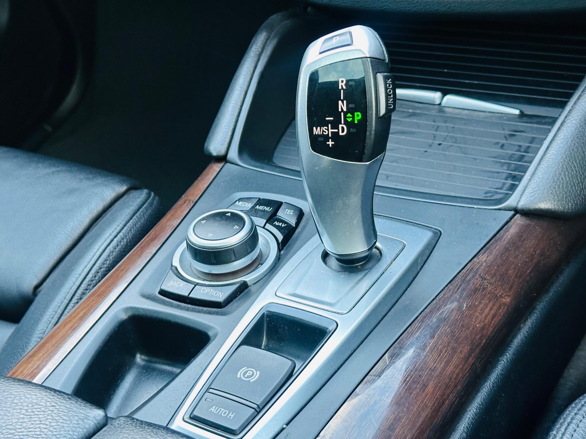 BMW X6 view 50