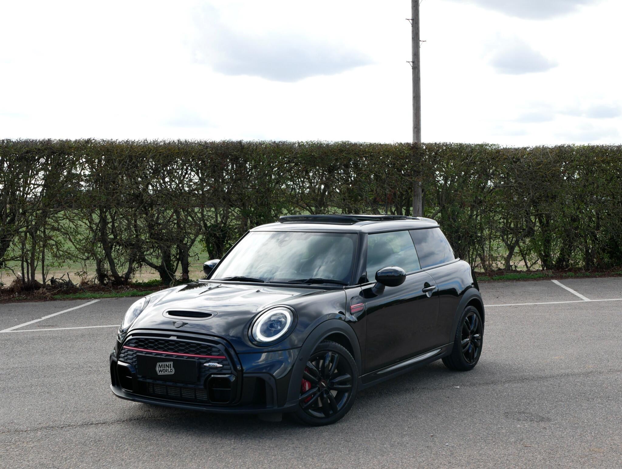 Mini Hatch view 11