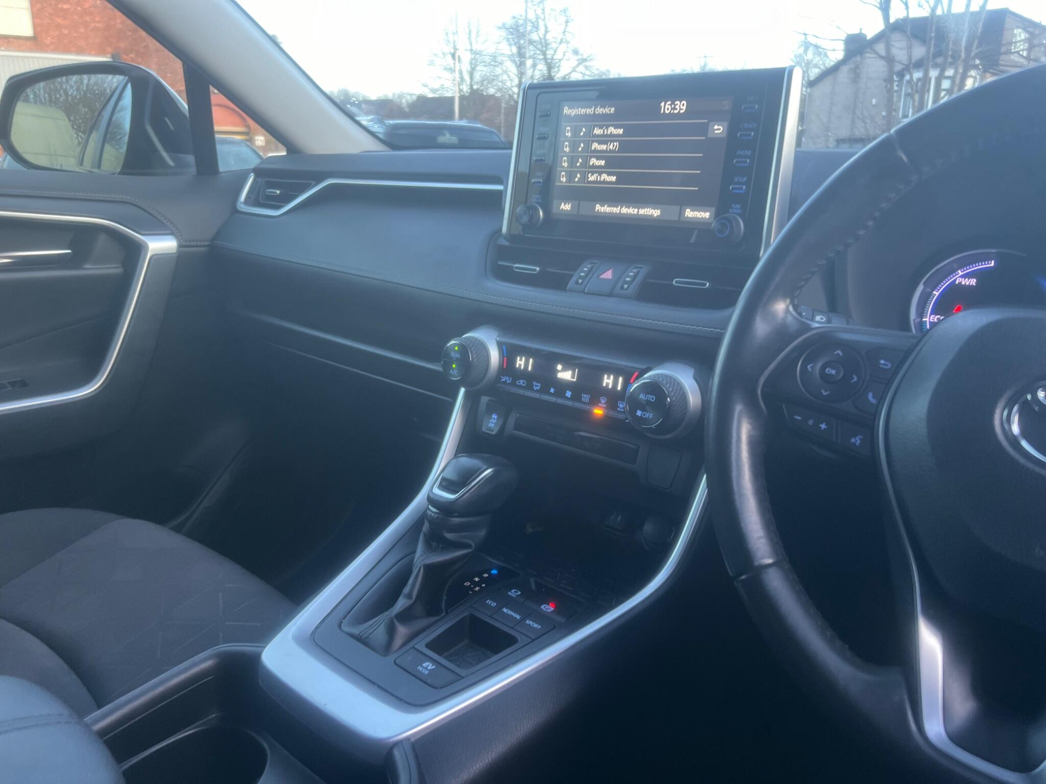 2019 Toyota RAV4 2.5 VVT-h Design CVT Euro 6 (s/s) 5dr • 116,015 miles image 17