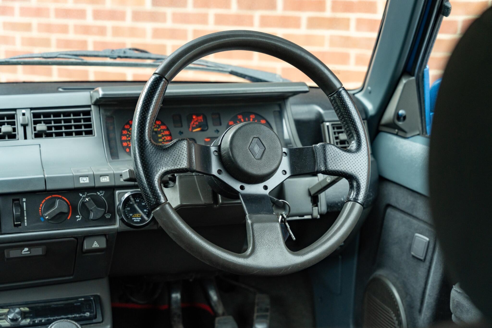 Renault R 5 view 19