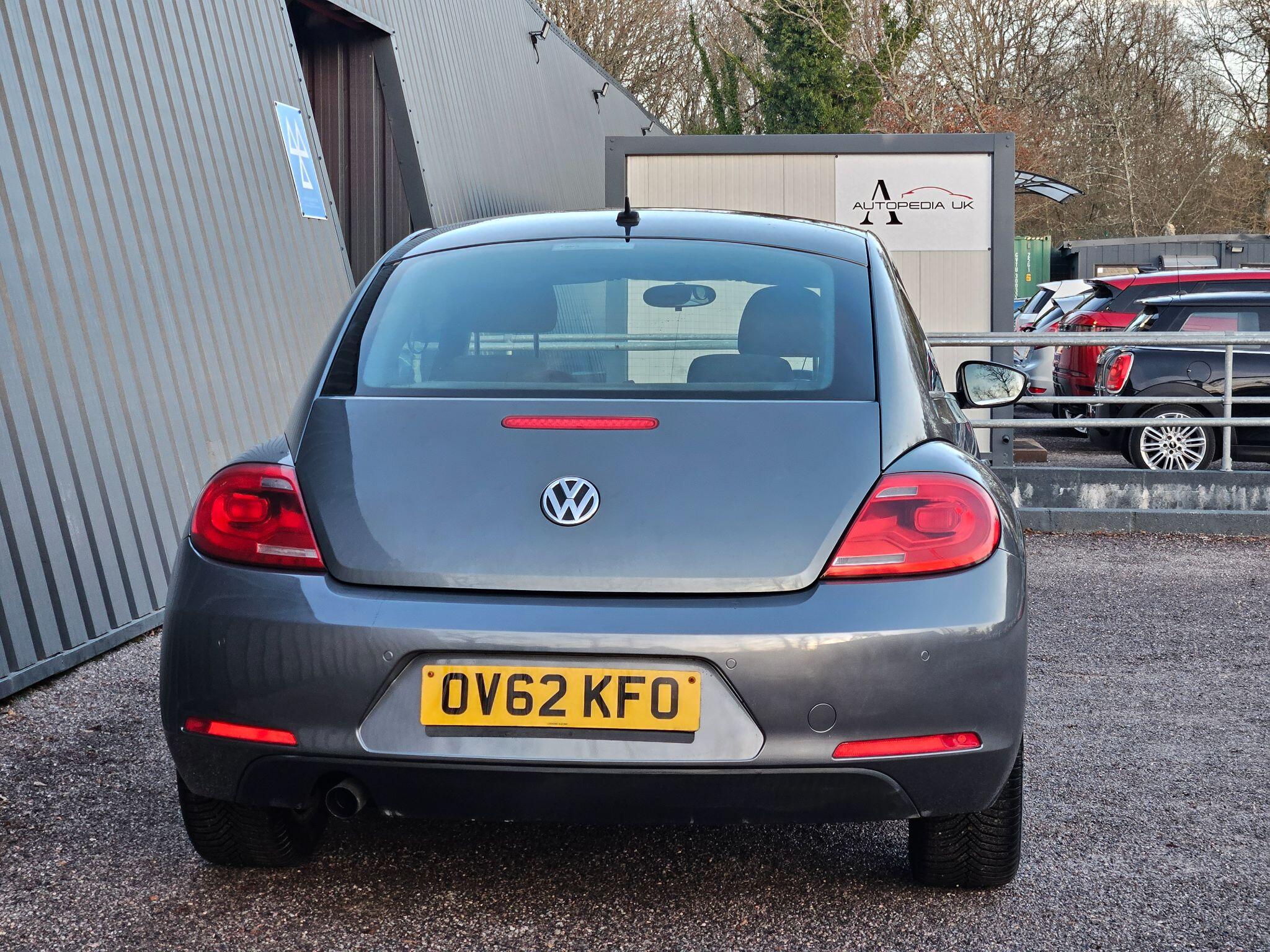 2012 Volkswagen Beetle image 14