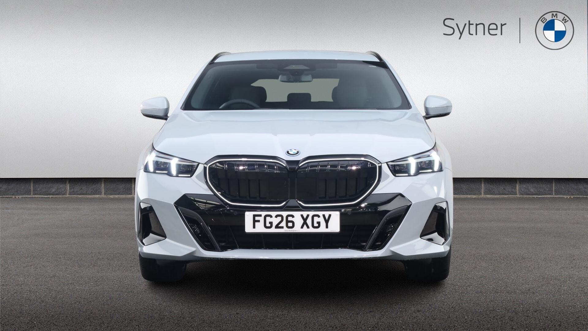 BMW 5 Series view 16