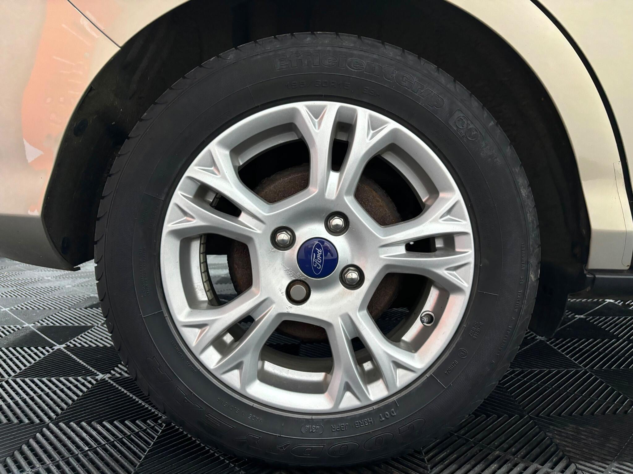 Ford B-Max view 24