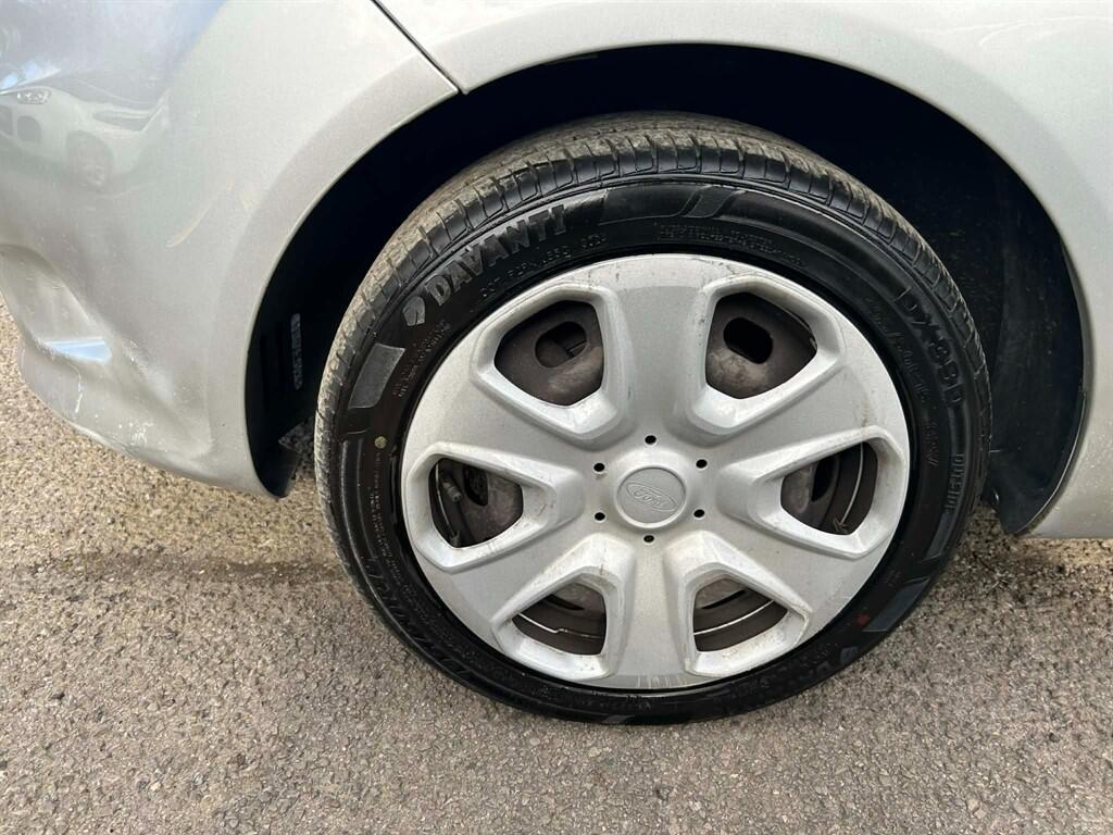 Ford Fiesta view 8