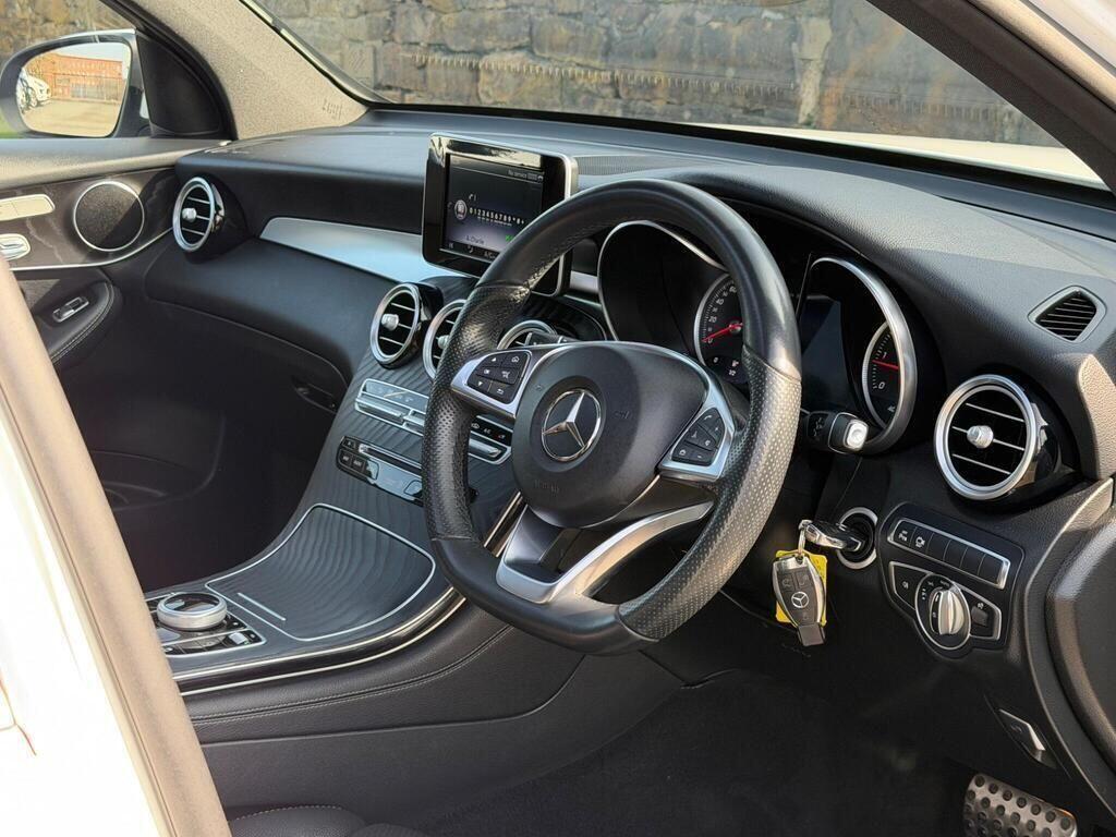 Mercedes-Benz GLC view 13