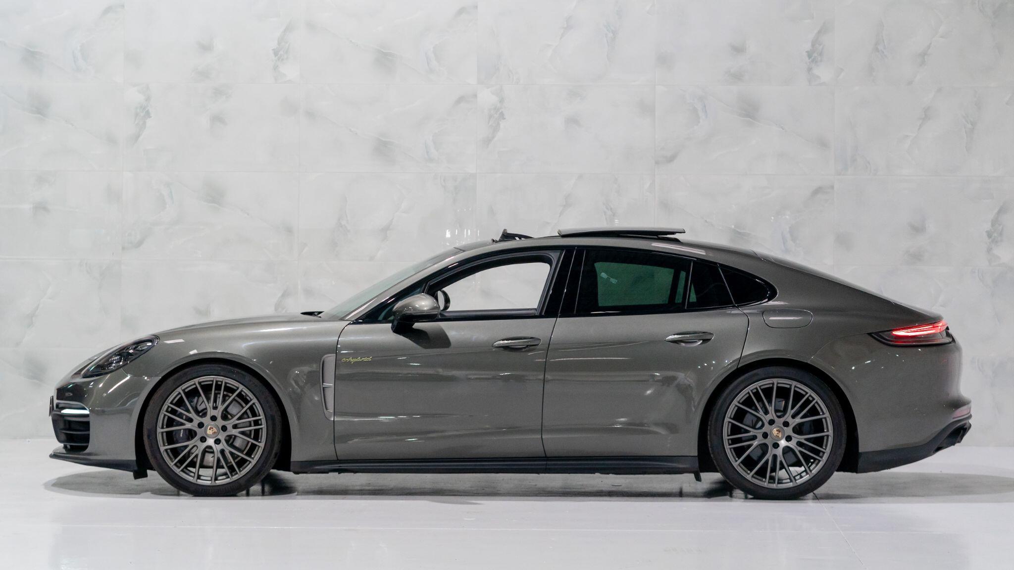 Porsche Panamera view 10
