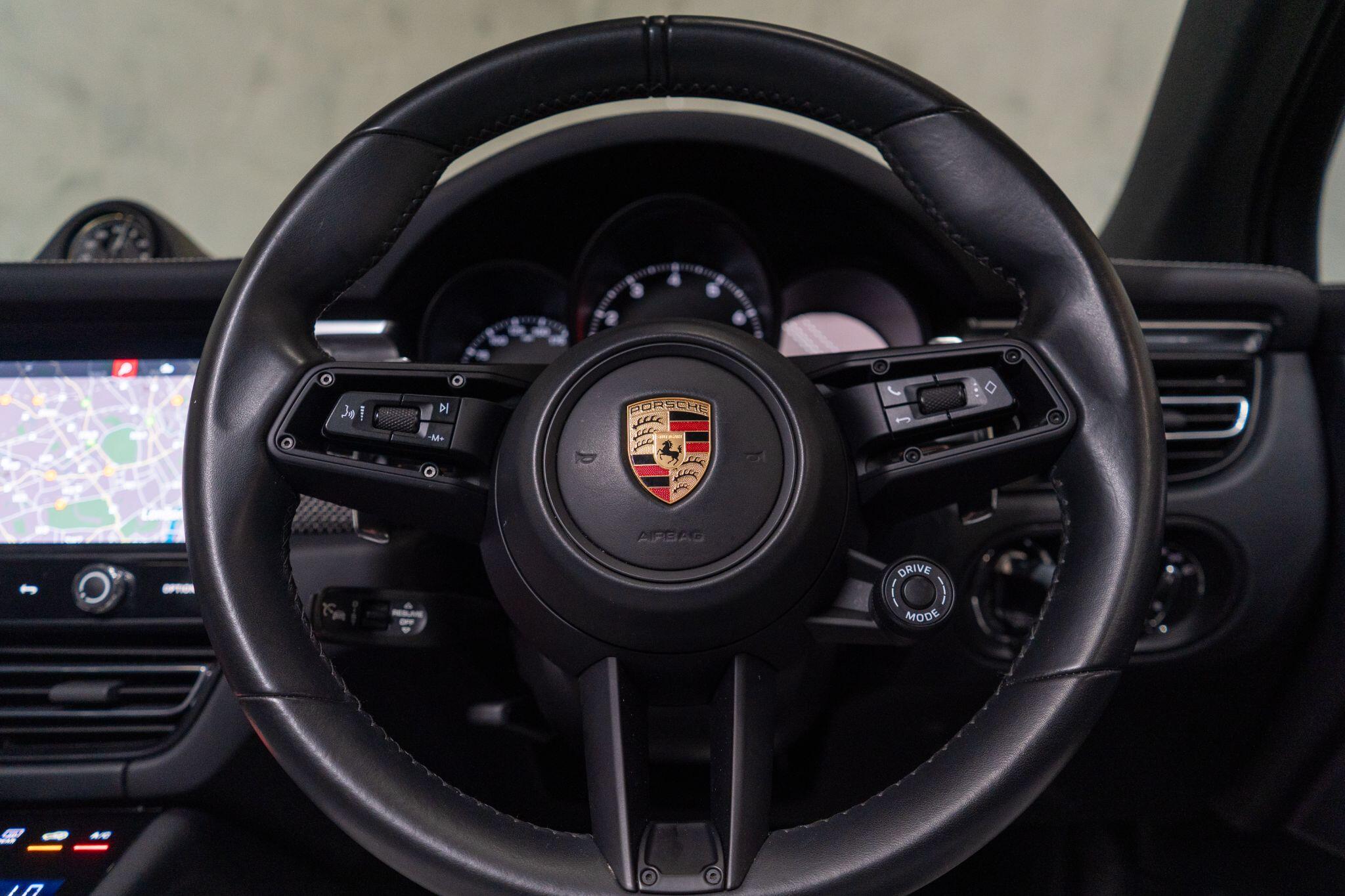 Porsche Macan view 32