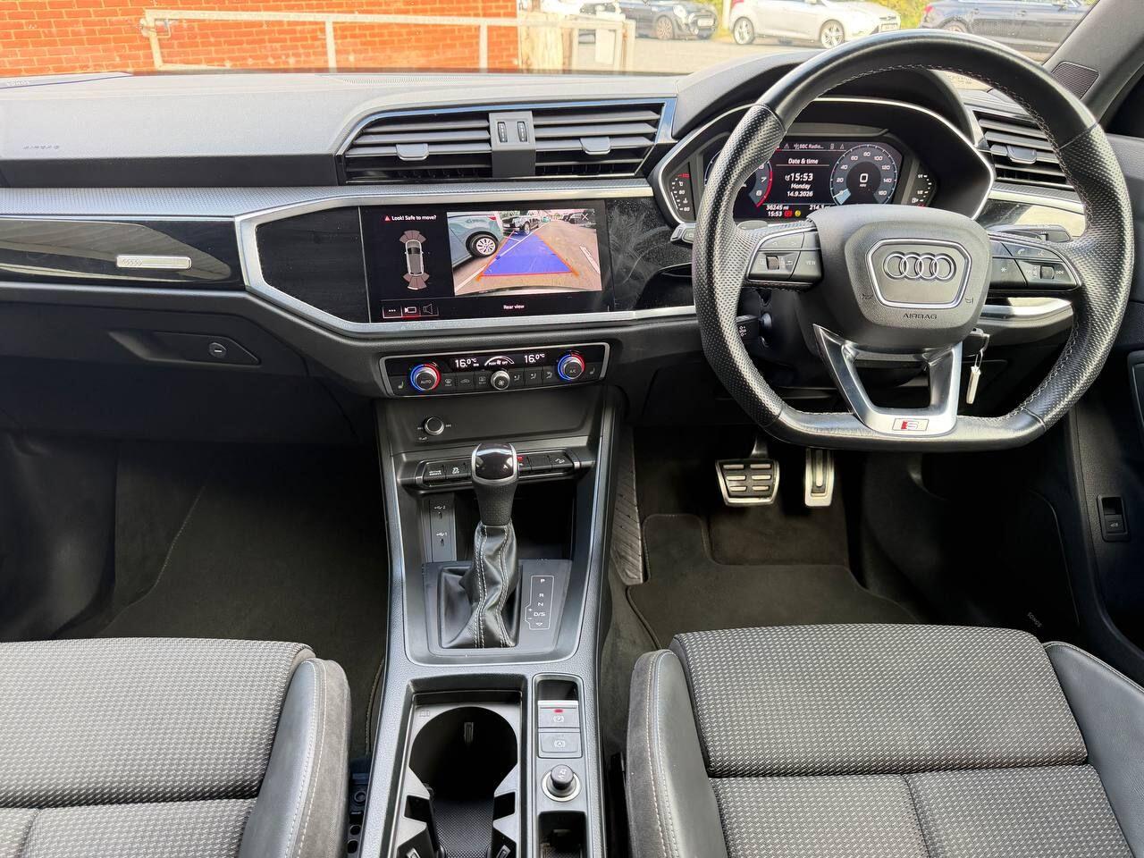 Audi Q3 view 27