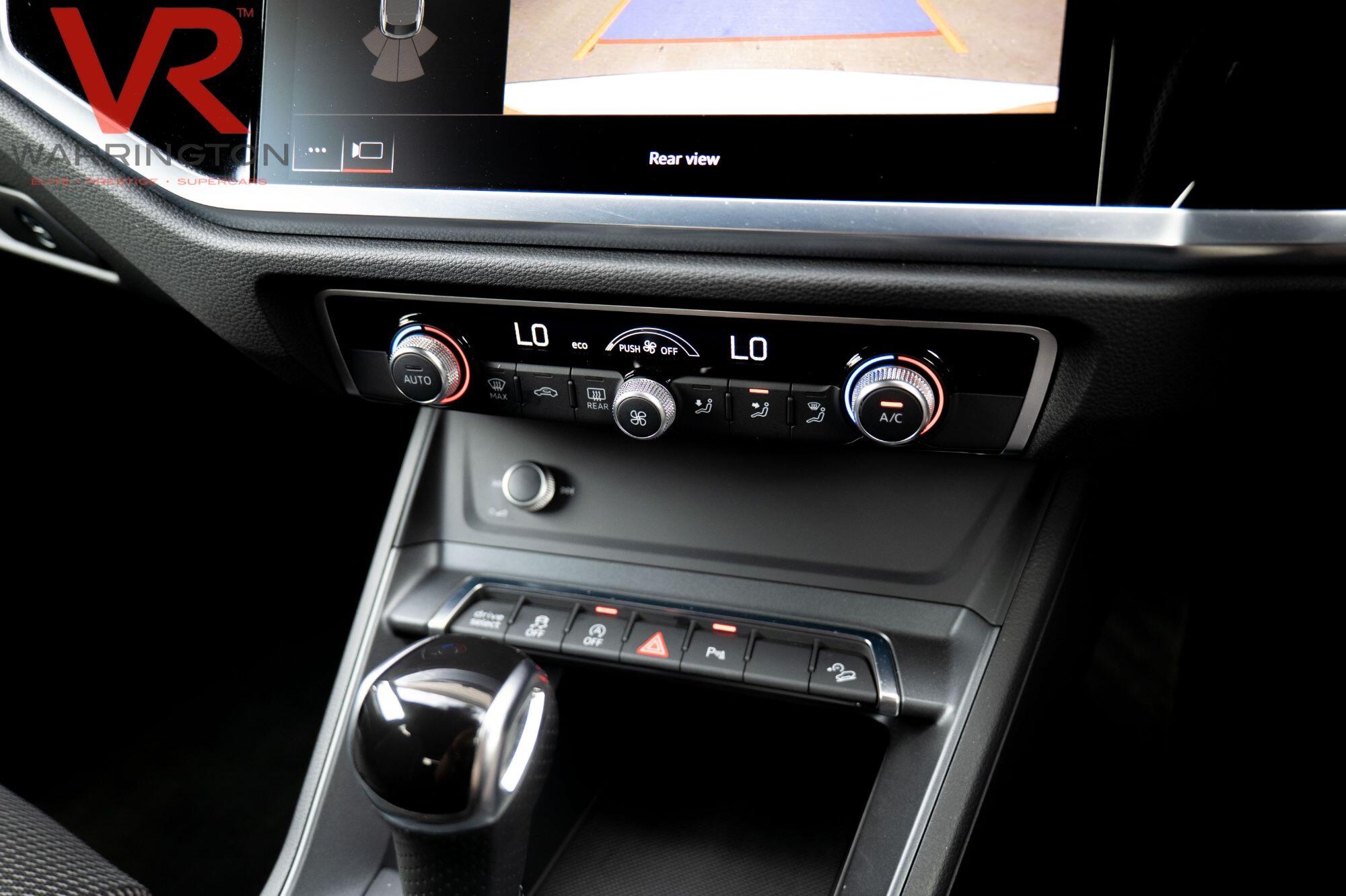 Audi Q3 view 27