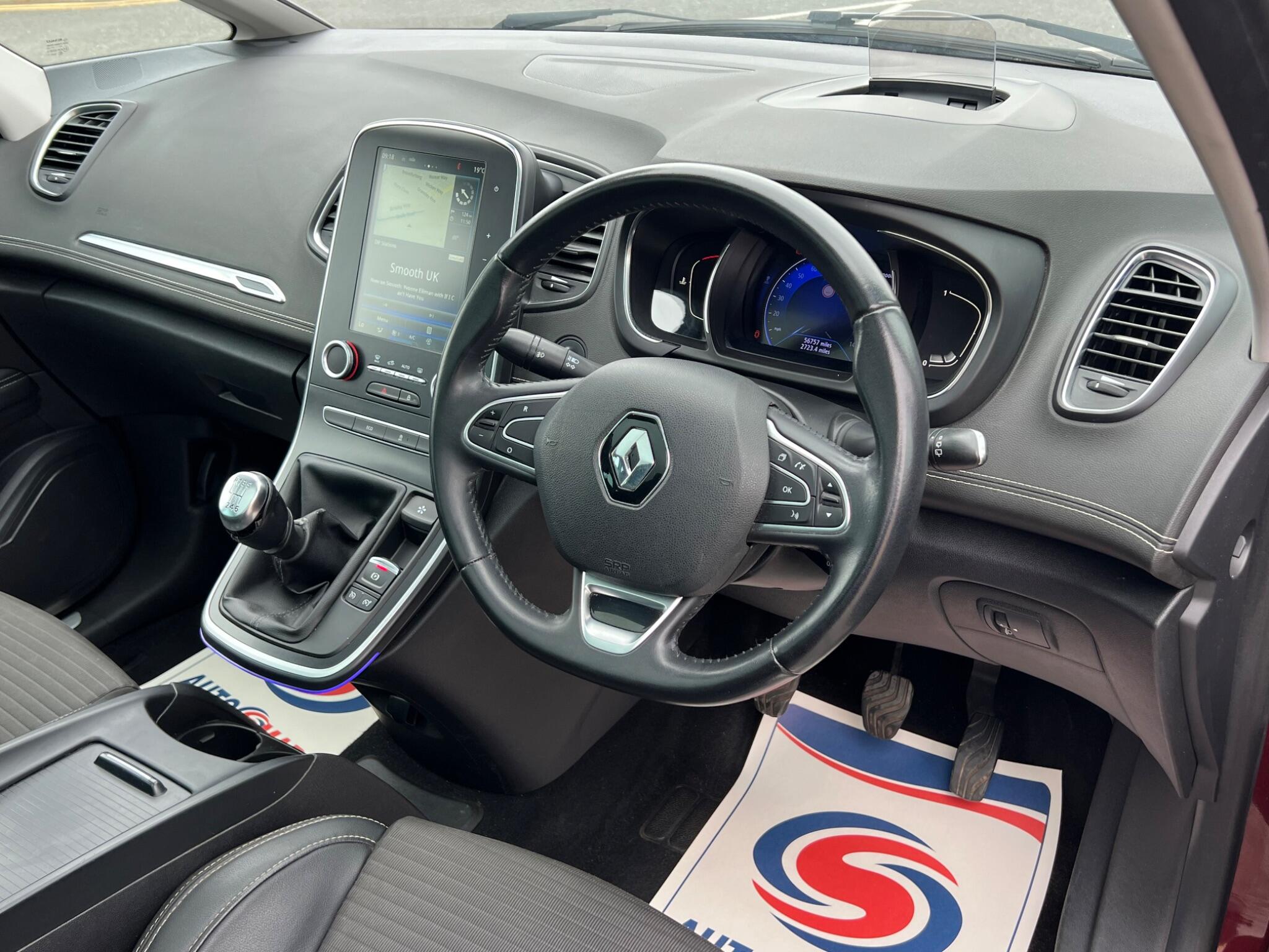 Renault Grand Scenic view 9