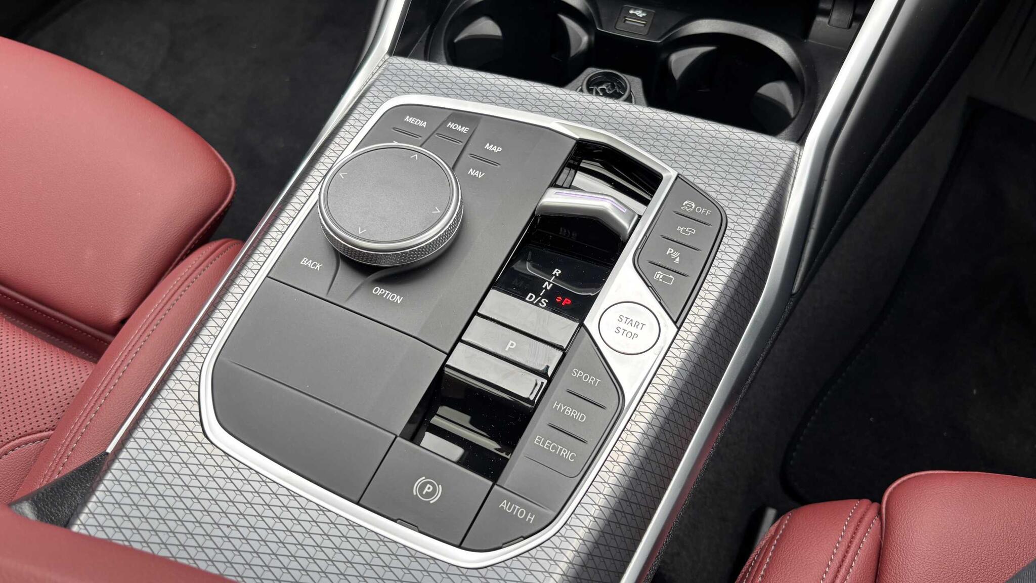 BMW 3 Series view 15