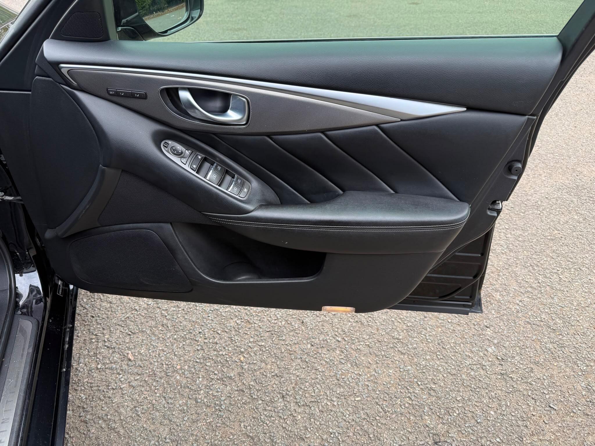 Infiniti Q50 view 10