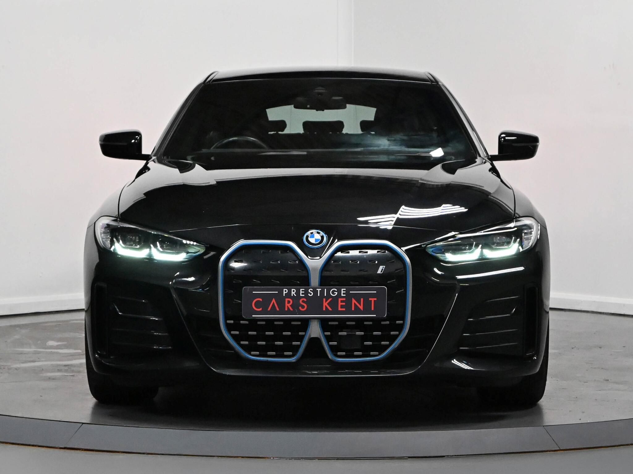 BMW I4 view 18