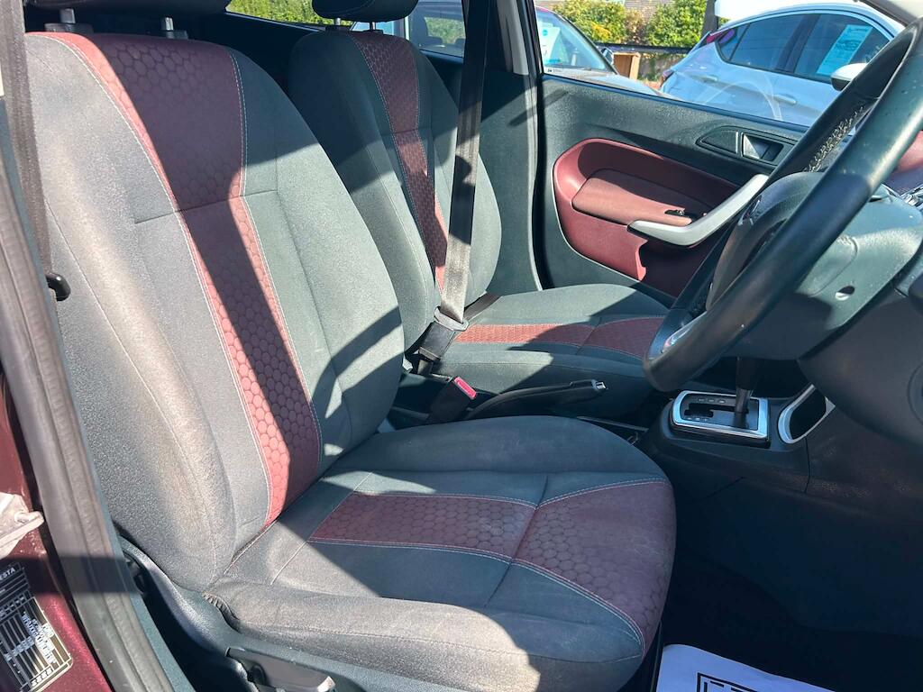 Ford Fiesta view 9