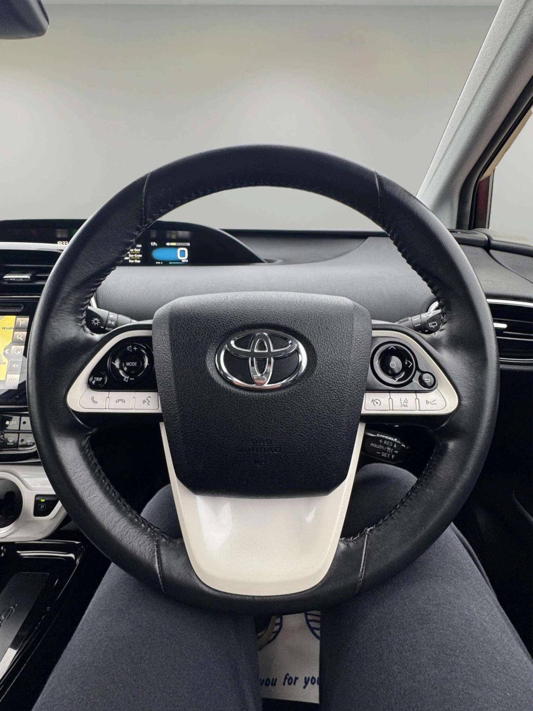 Toyota Prius view 45