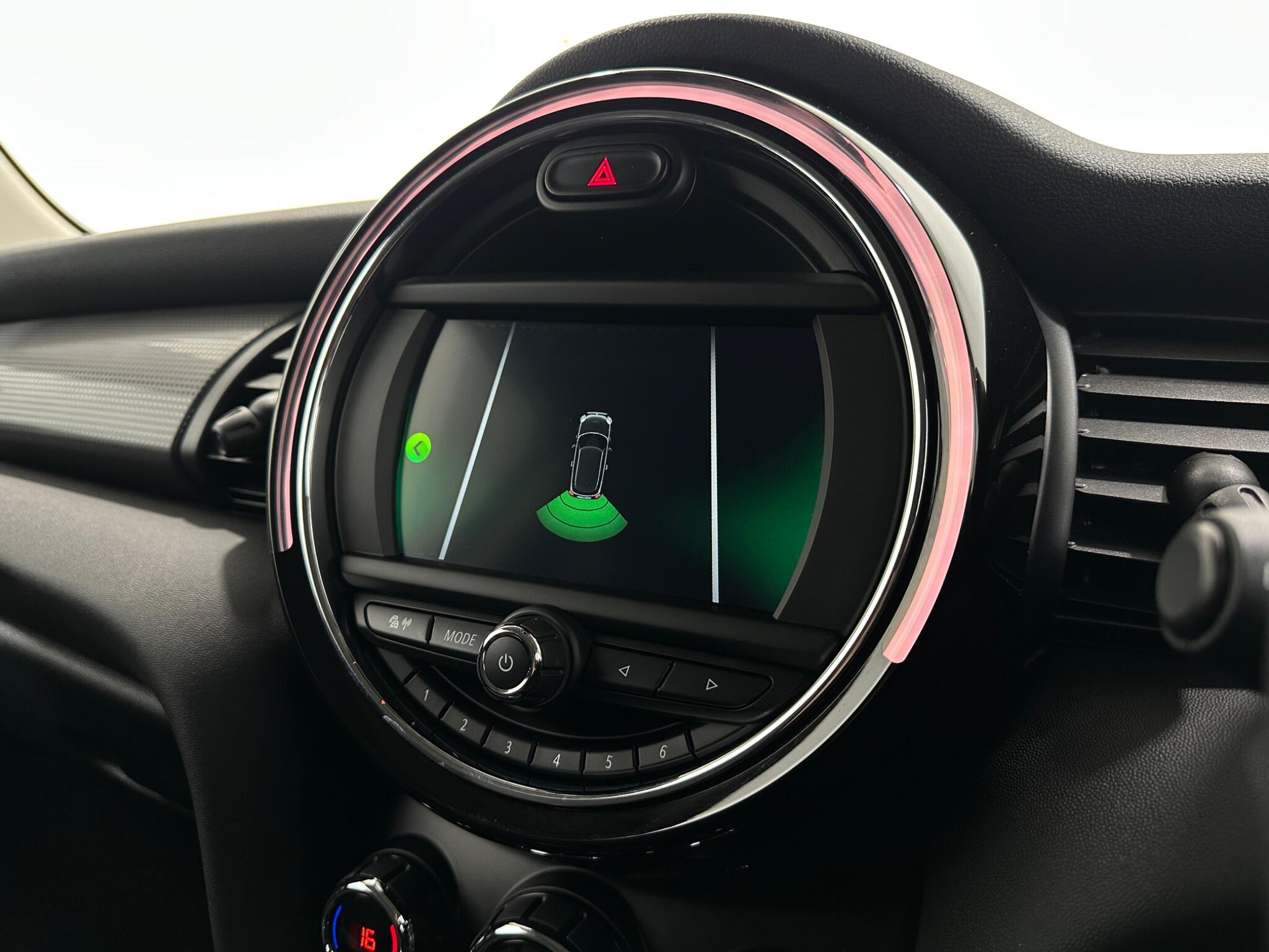Mini Hatch view 22
