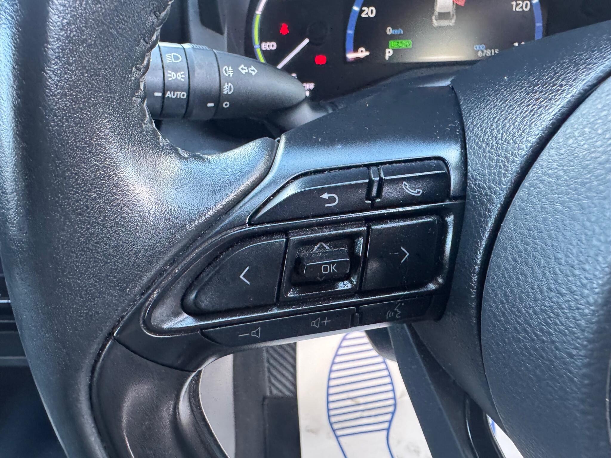Toyota Yaris Cross view 16