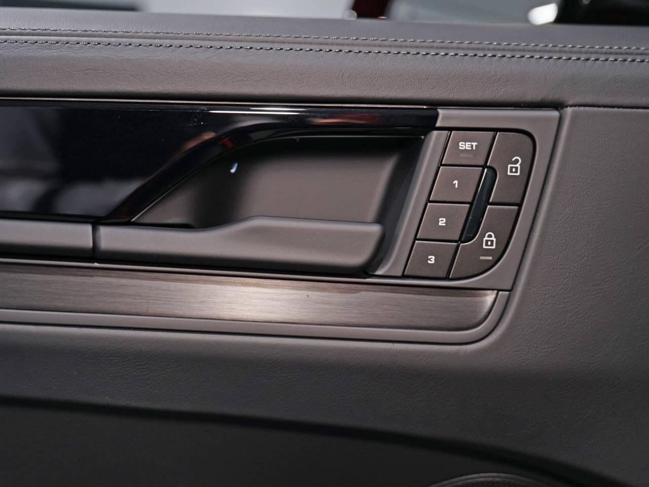 Porsche Cayenne view 49