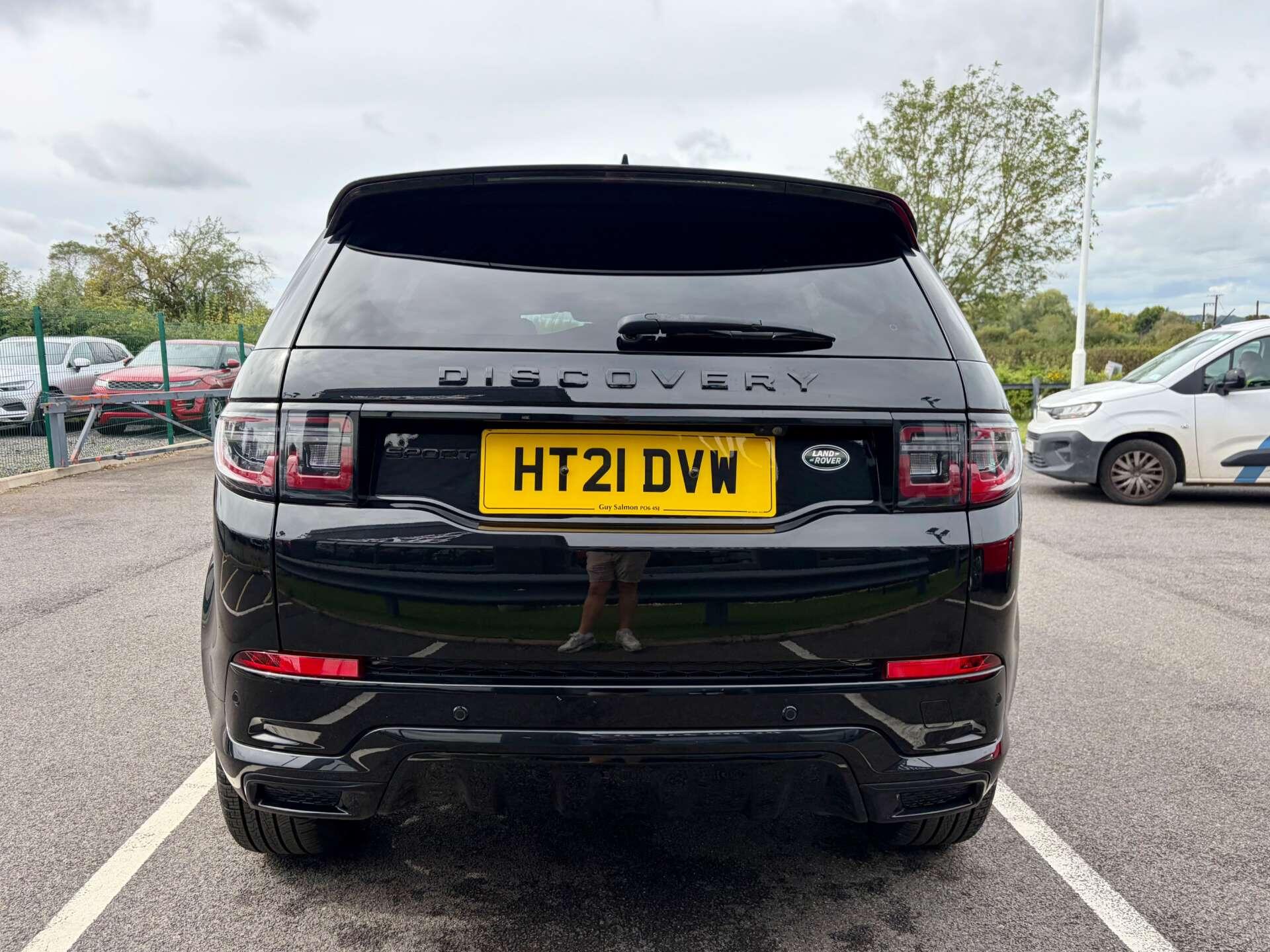 Land Rover Discovery Sport view 7