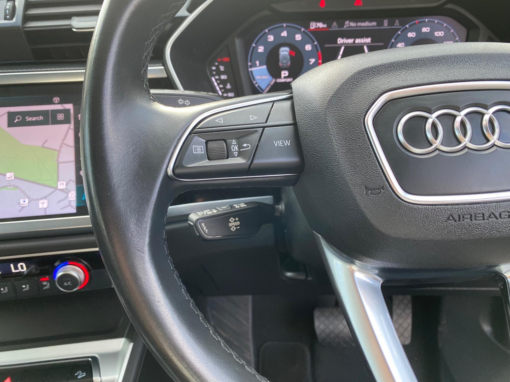 Audi Q3 view 24