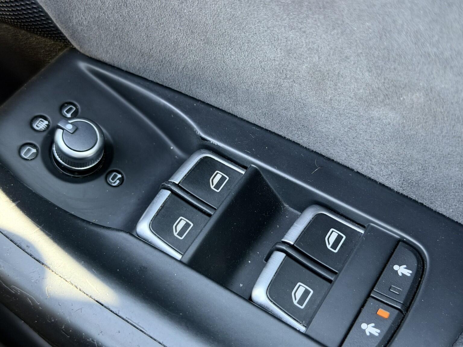 Audi Q3 view 31