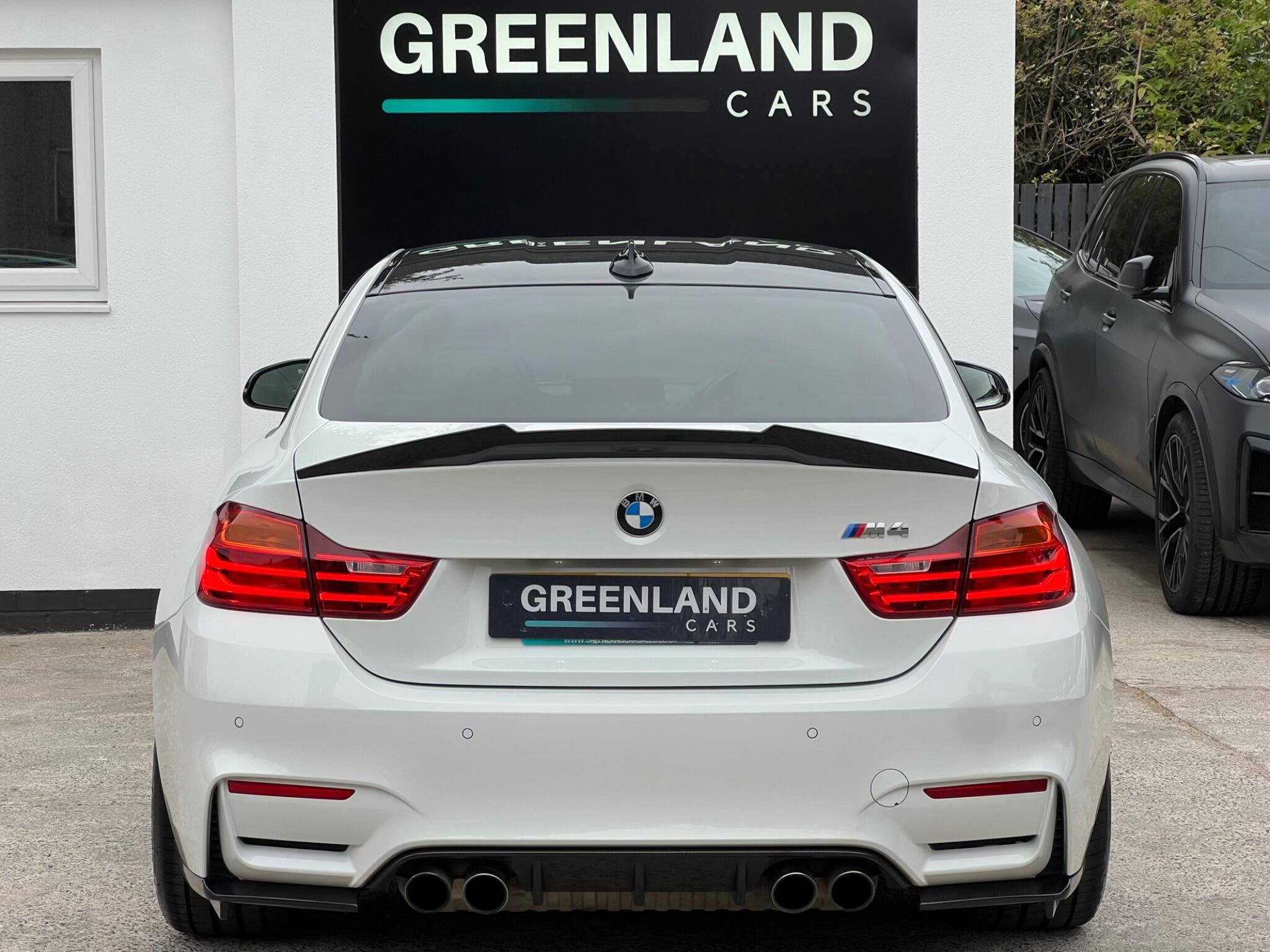 BMW M4 view 5