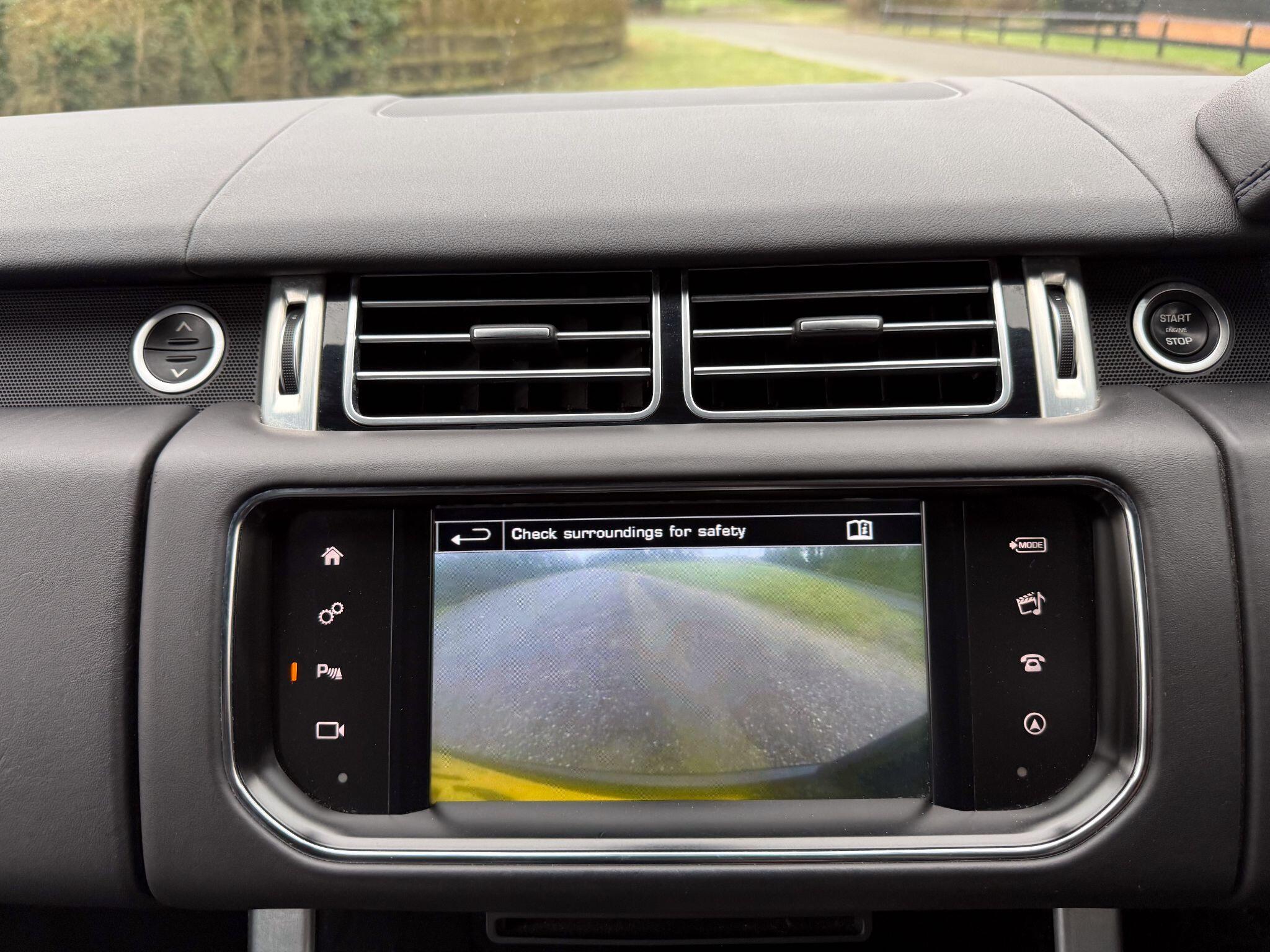 Land Rover Range Rover view 18