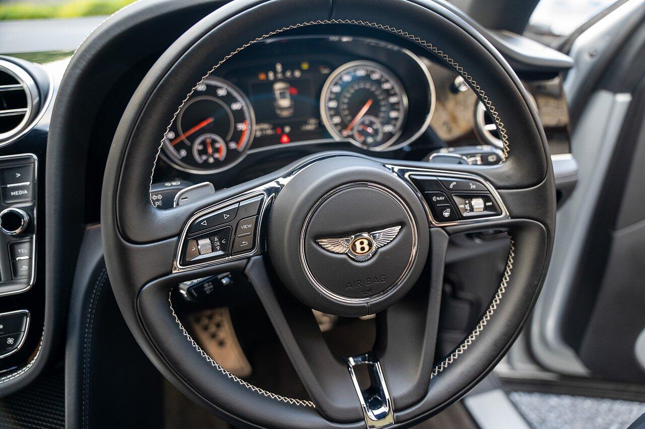 Bentley Bentayga view 59