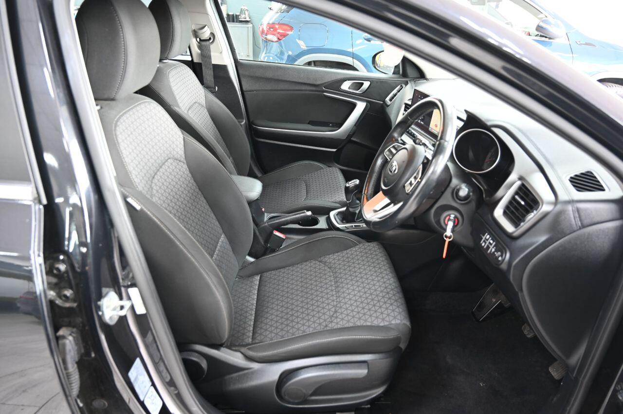 Kia Ceed view 17
