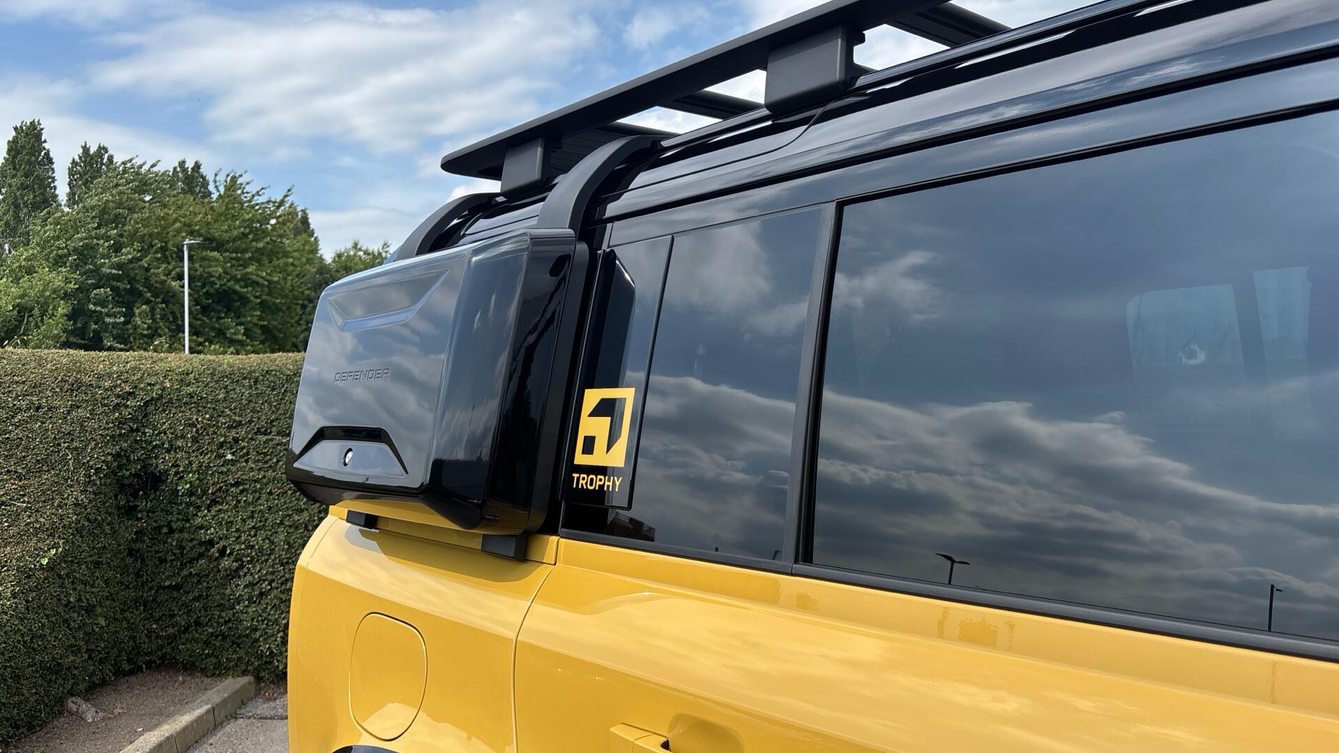 Land Rover Defender view 66