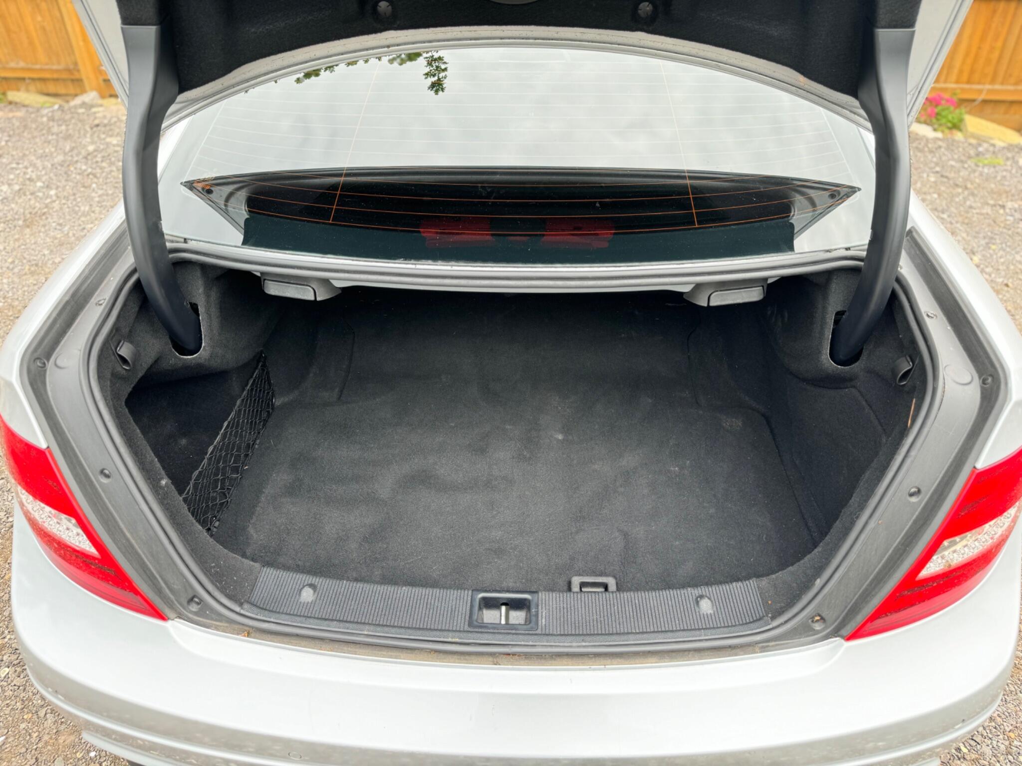 Mercedes-Benz C-Class view 40