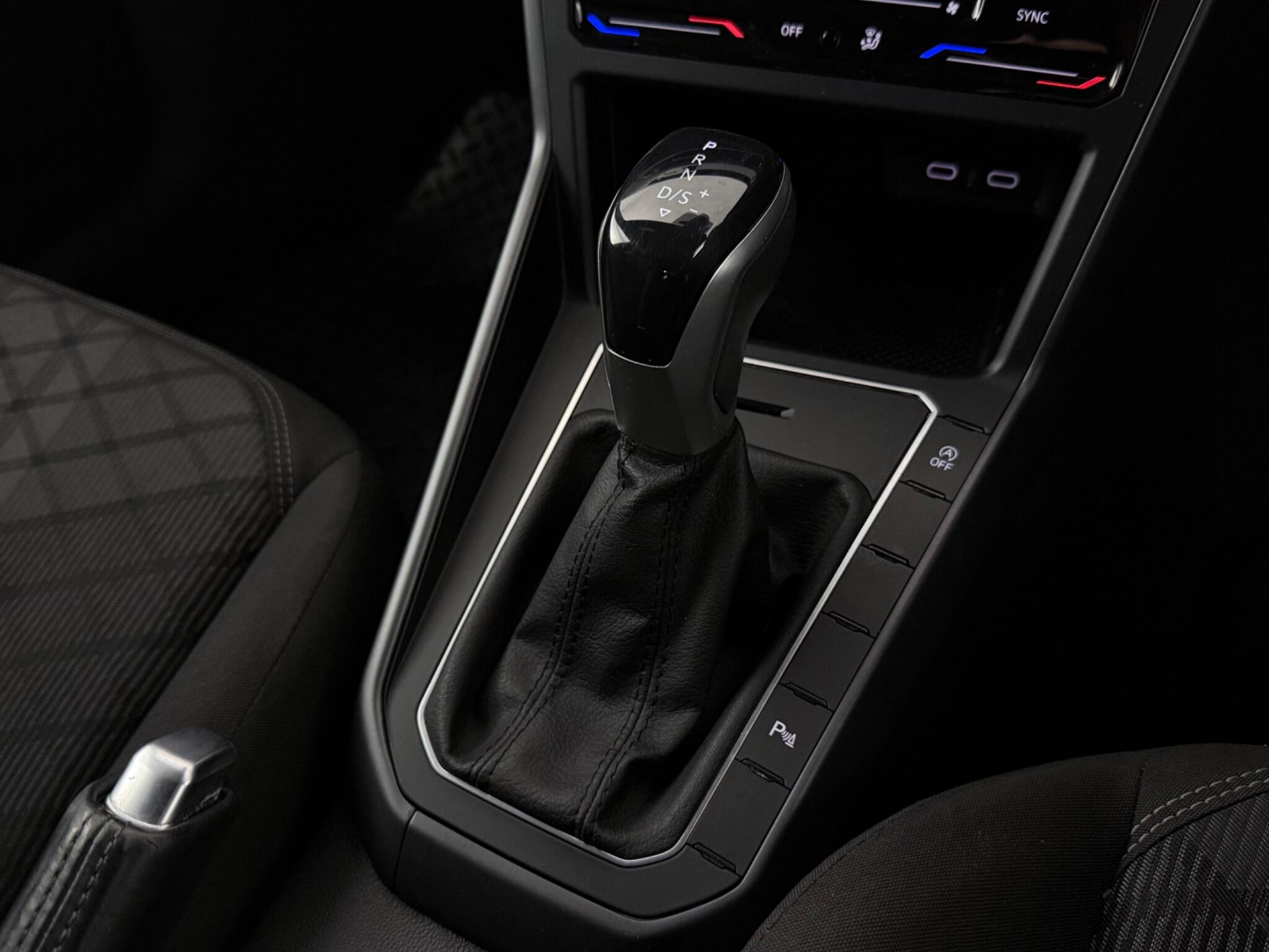 Volkswagen Polo view 19