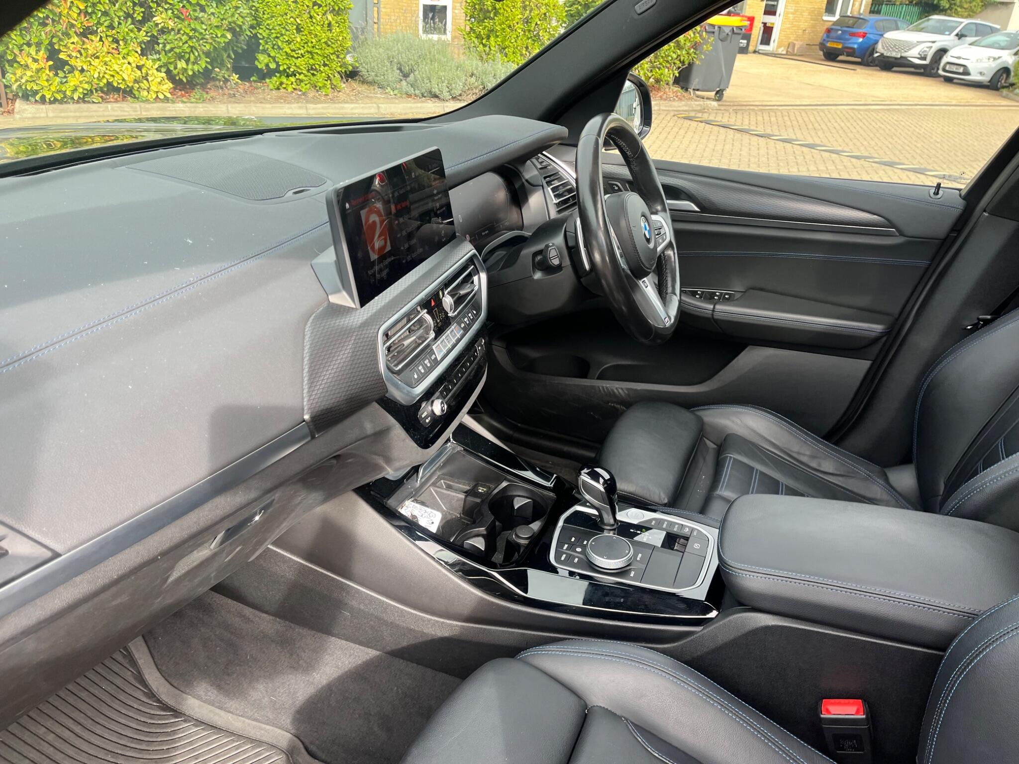 BMW X3 view 10