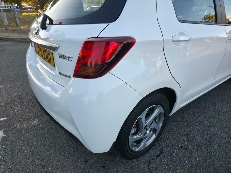 Toyota Yaris view 25
