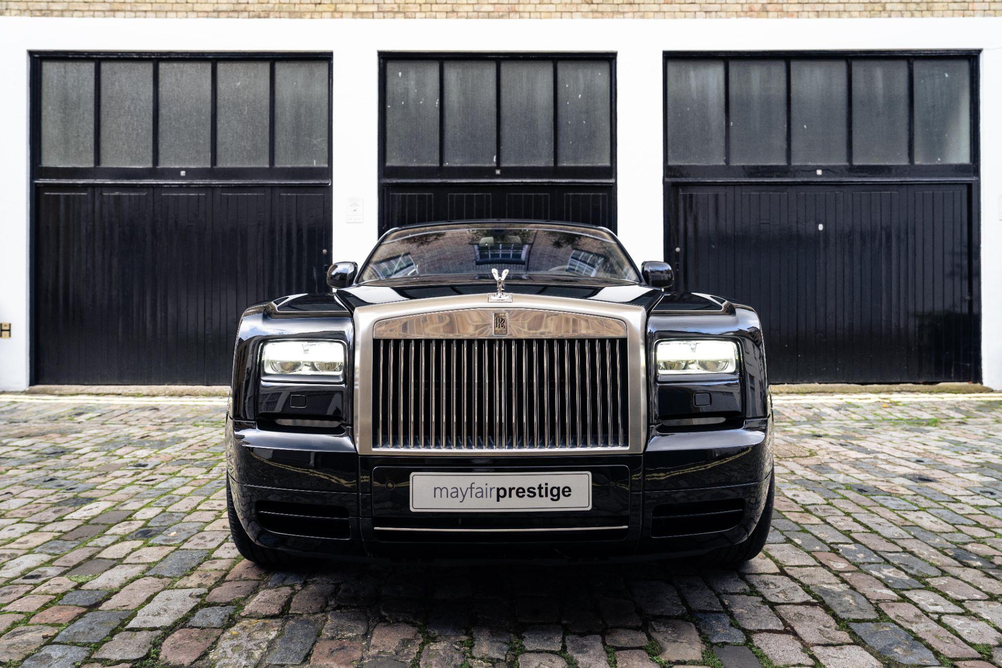 Rolls-Royce Phantom view 9