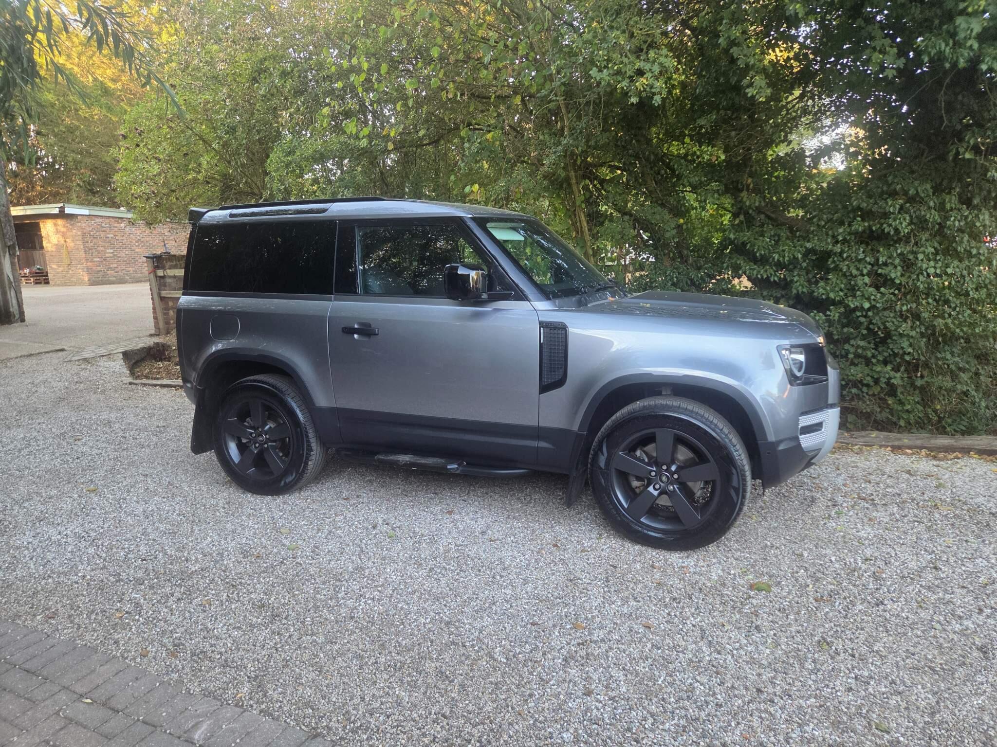 Land Rover Defender 90
