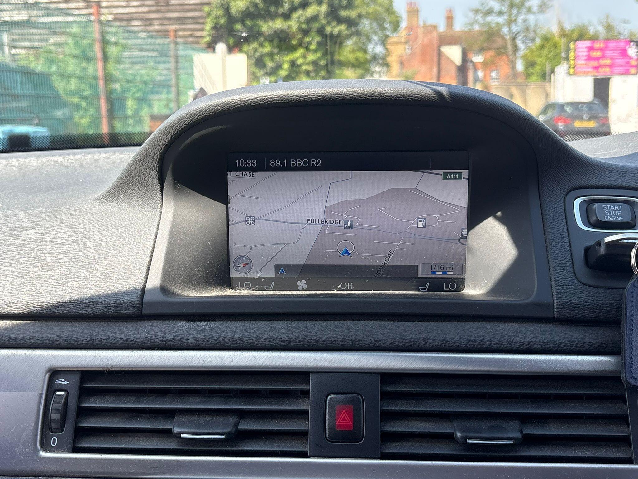 Volvo V70 view 26