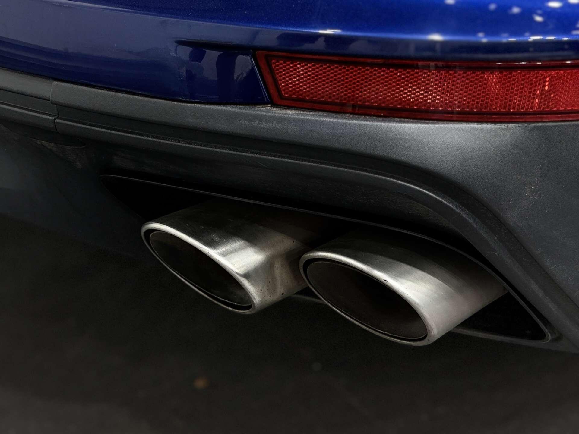 Porsche Panamera view 28