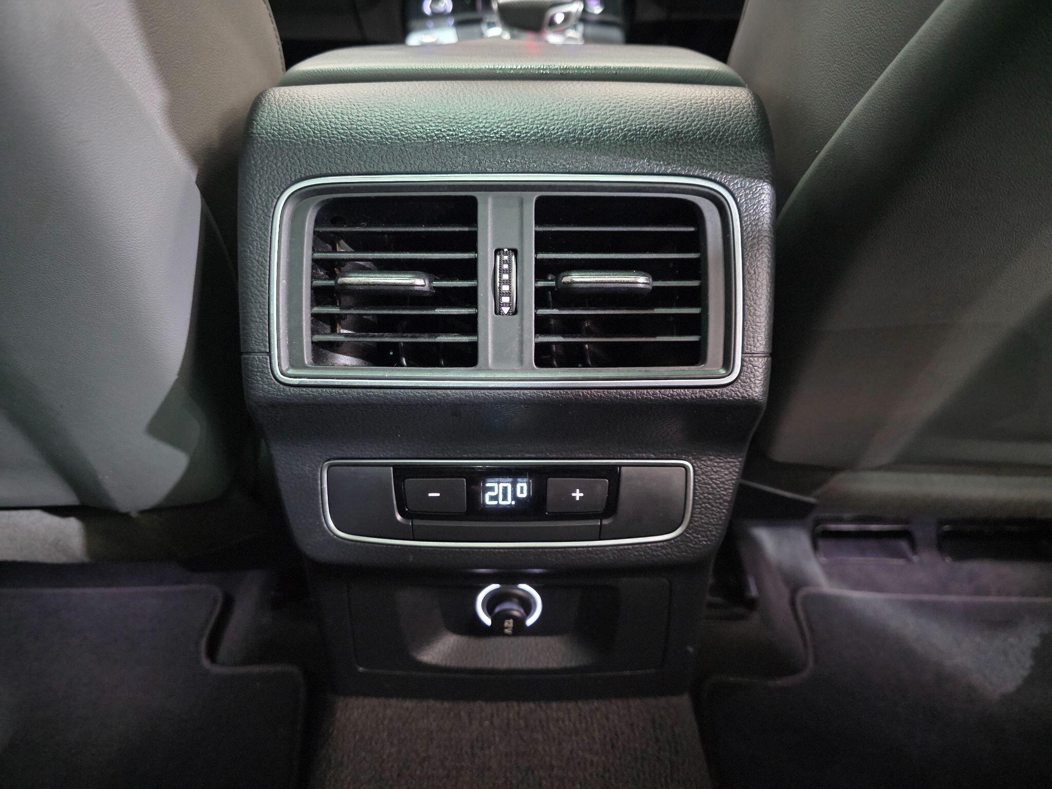 Audi Q5 view 28