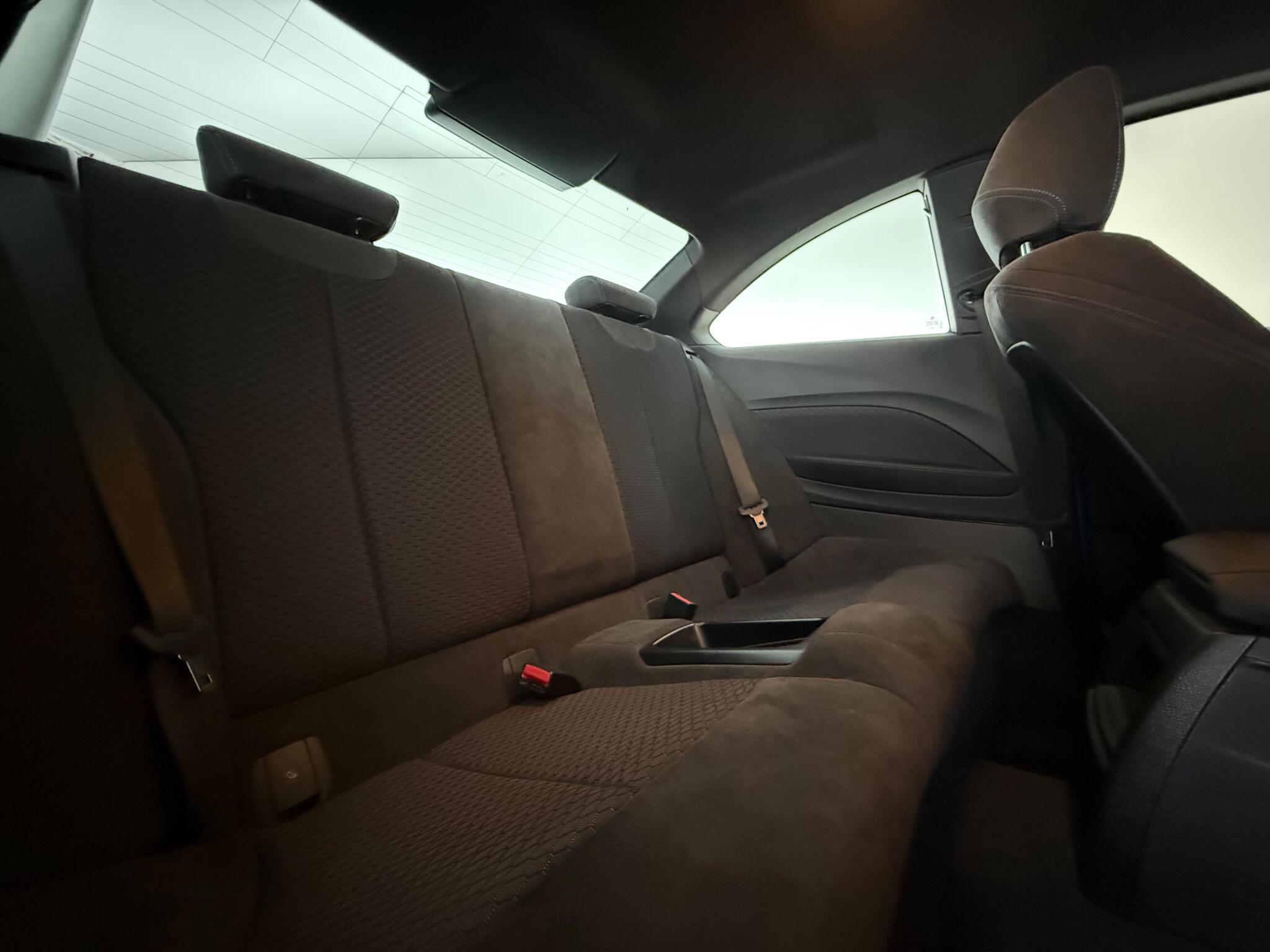 BMW 2 Series view 33