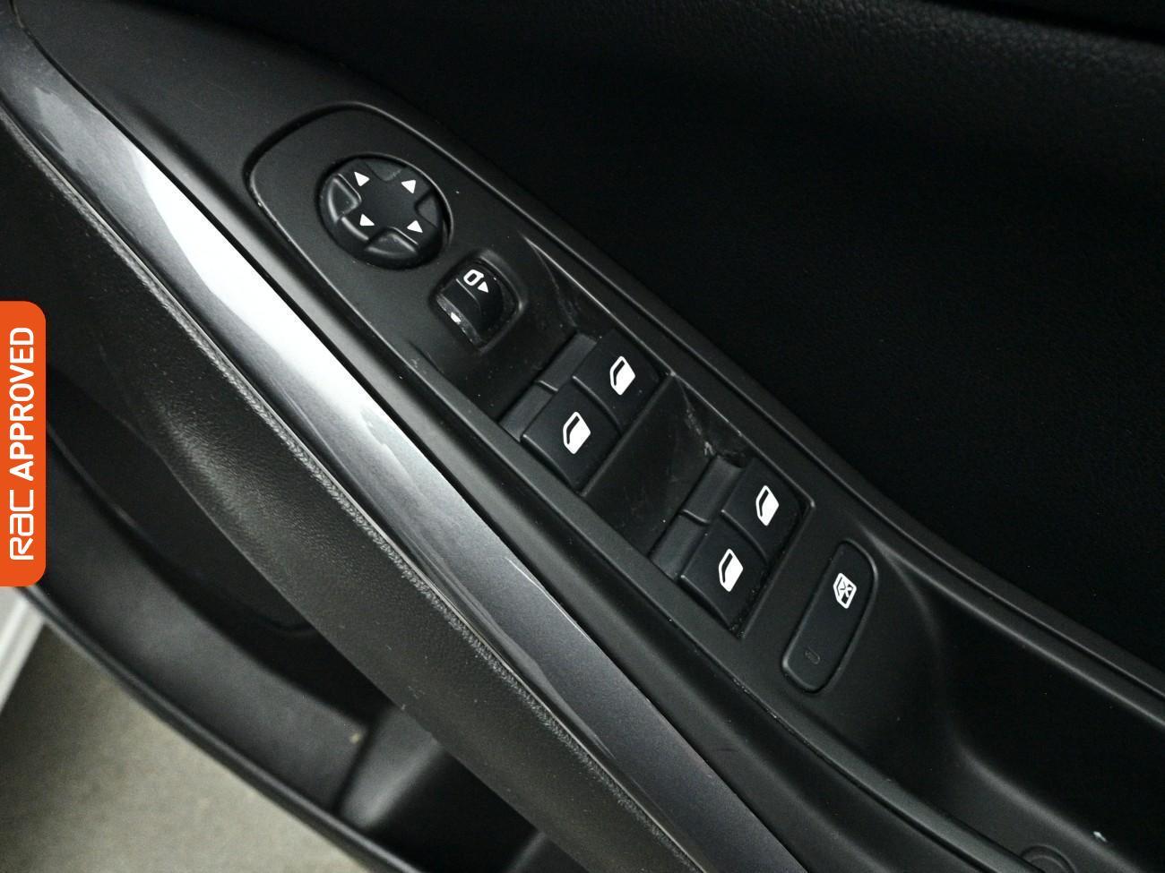 Vauxhall Grandland X view 22