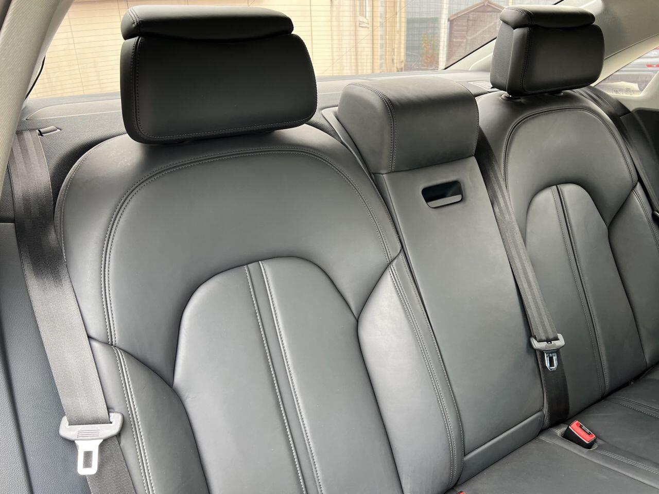 Audi A8 view 22