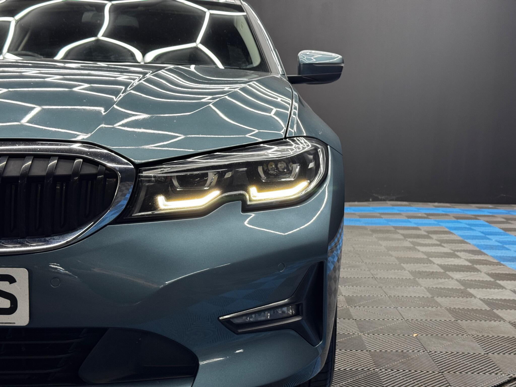 BMW 3 Series view 40