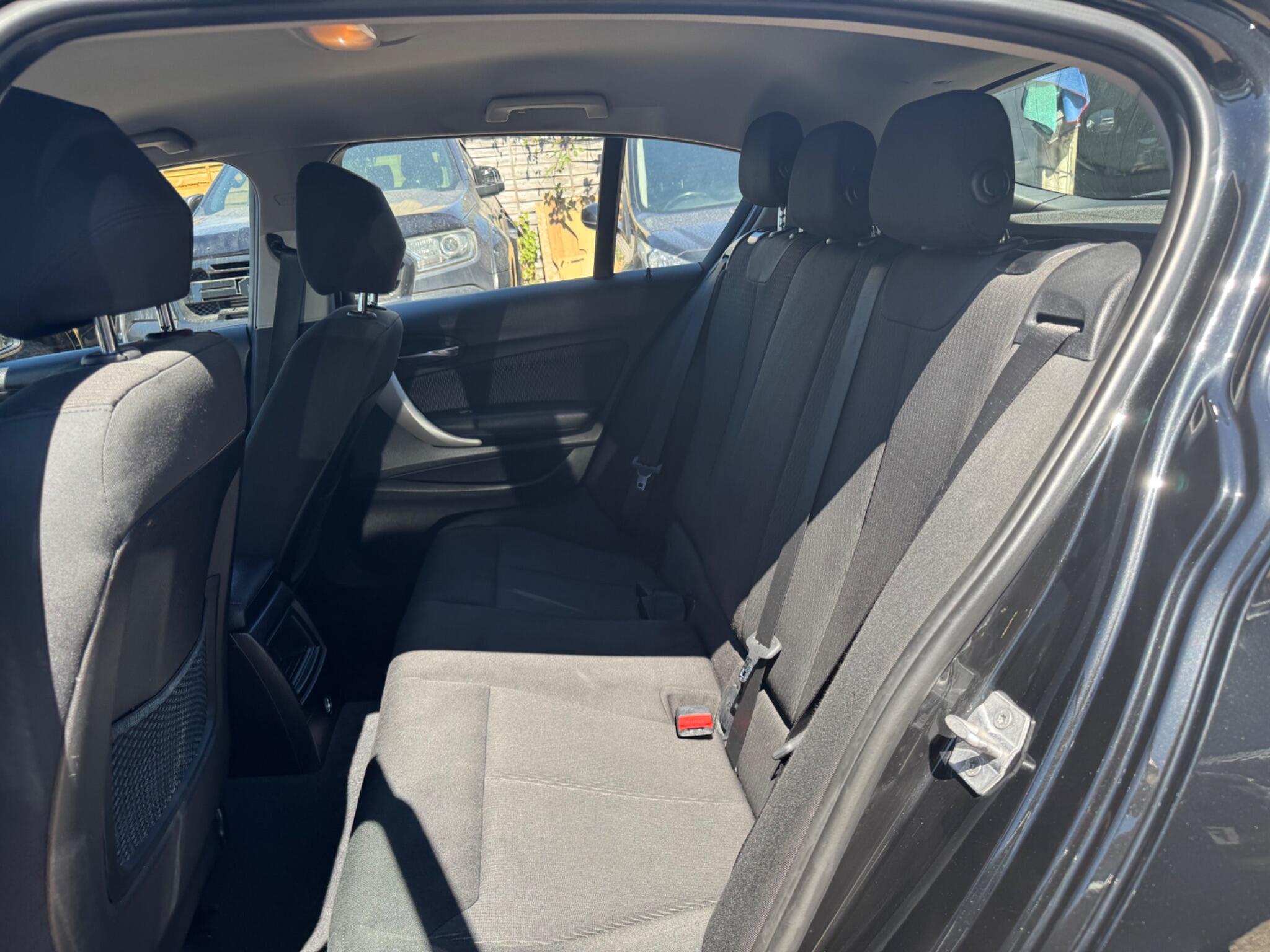 BMW 1 Series view 18
