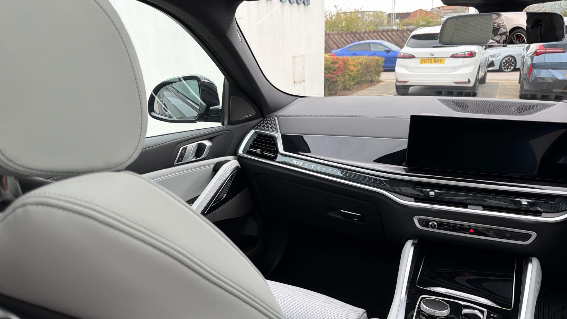 BMW X6 view 38