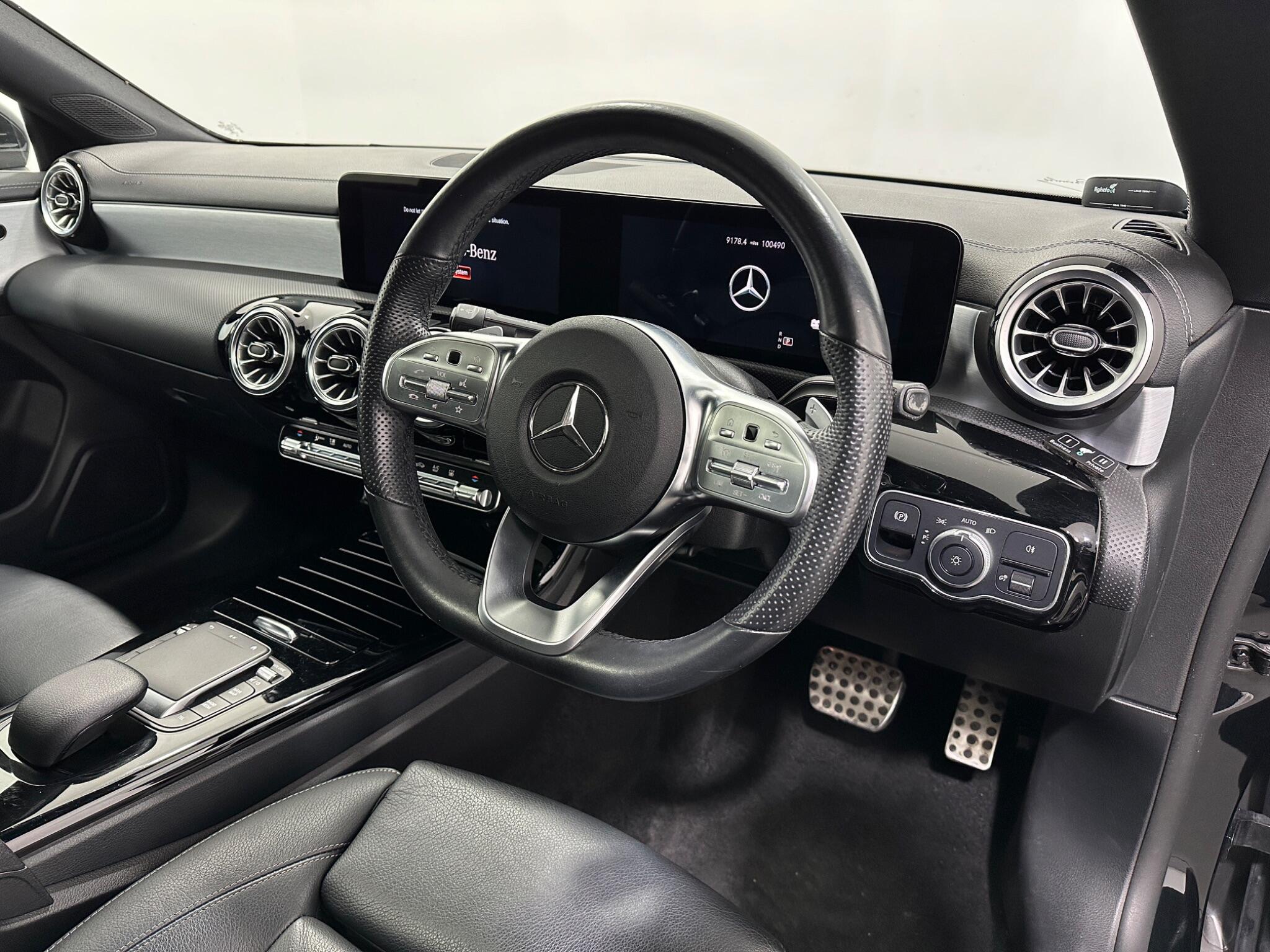 Mercedes-Benz Cla view 11