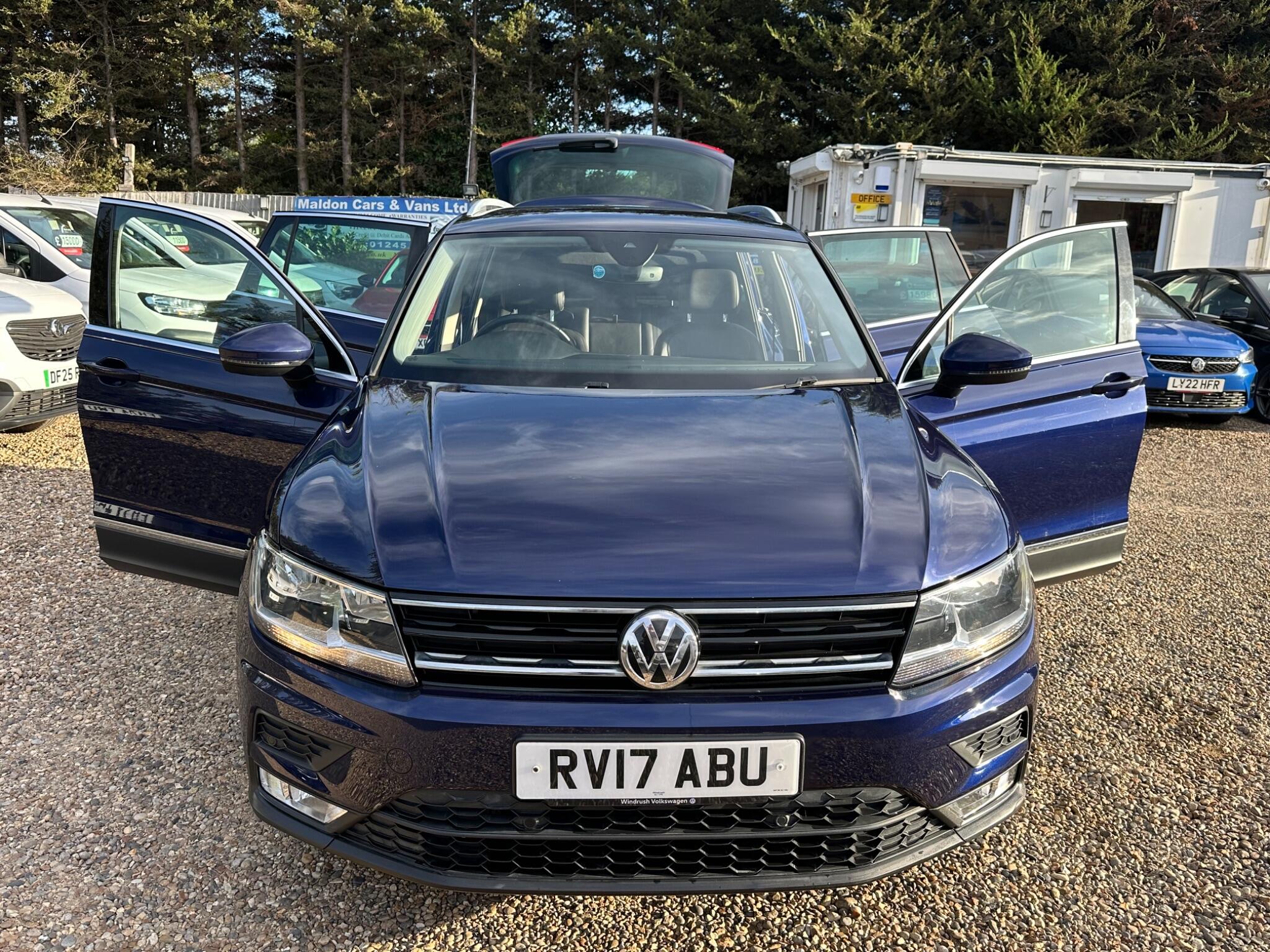 Volkswagen Tiguan view 29