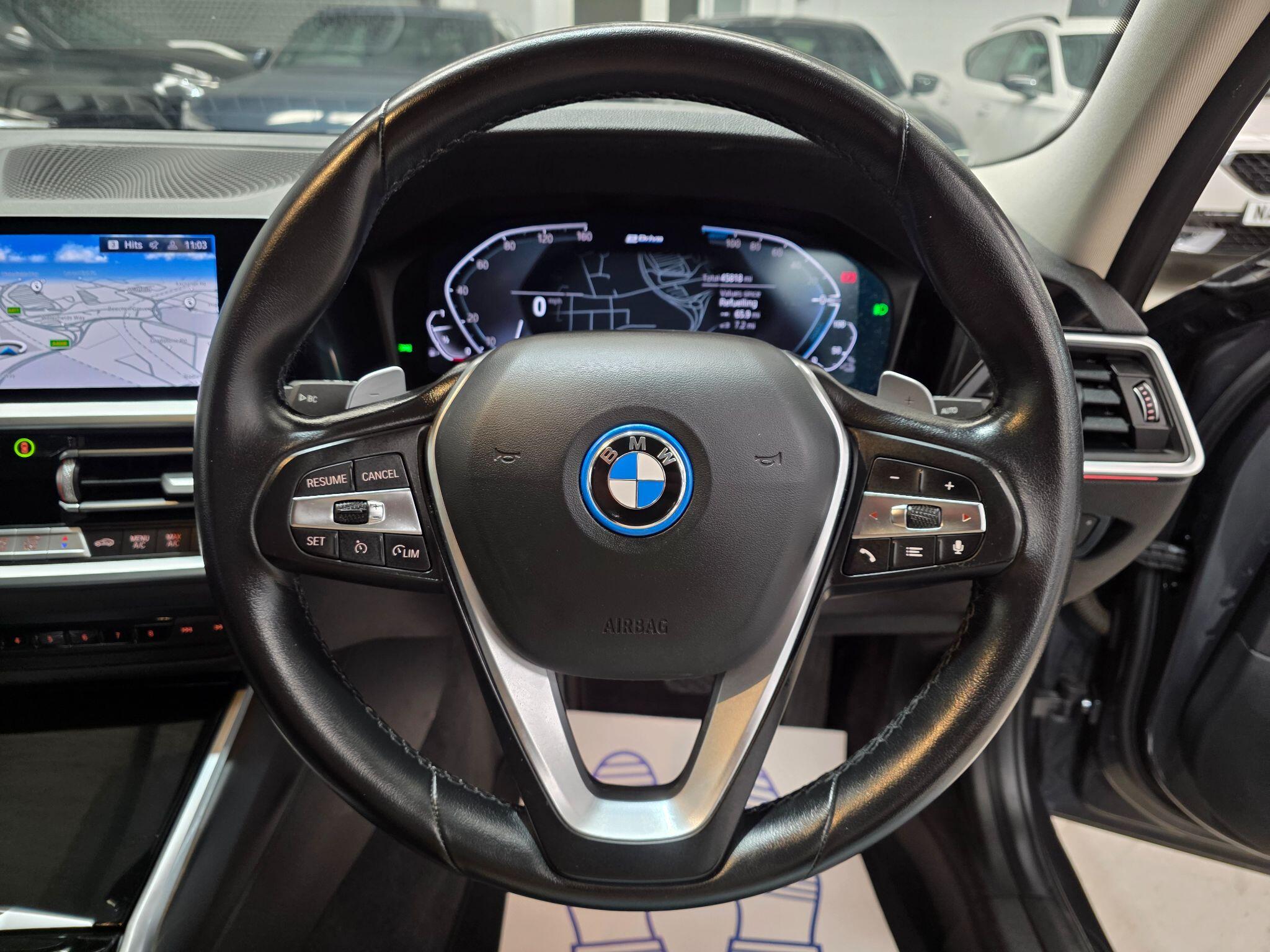 BMW 3 Series view 18